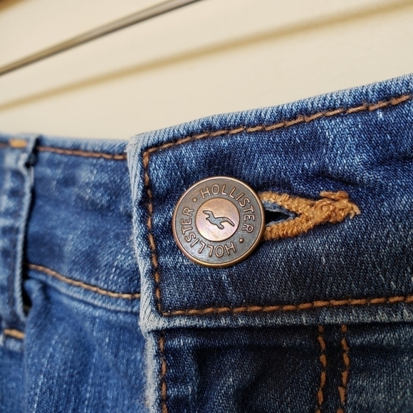 HOLLISTER Denim Cut Off Shorts - Picture 3 of 6